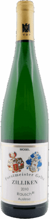 Eine Weinflasche aus grünem Glas mit beigem Verschluss und weißem Etikett mit der Aufschrift "2010 Forstmeister Geltz-Zilliken Riesling Rausch Auslese Goldkapsel", verziert mit zwei bunten Wappen.