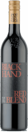 Eine Weinflasche aus dunklem Glas mit der Aufschrift "2018 Black Hand Red Blend", mit einem goldenen Verschluss und dem Markennamen "POTZEN" sowohl auf dem Verschluss als auch auf dem Etikett unten links.