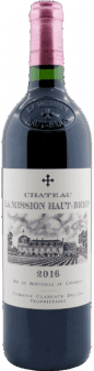Eine Flasche Château La Mission Haut-Brion | 2016 Rouge mit einer detaillierten Illustration des Weinguts und französischem Text auf dem Etikett, versiegelt mit einer roten und grünen Kapsel.