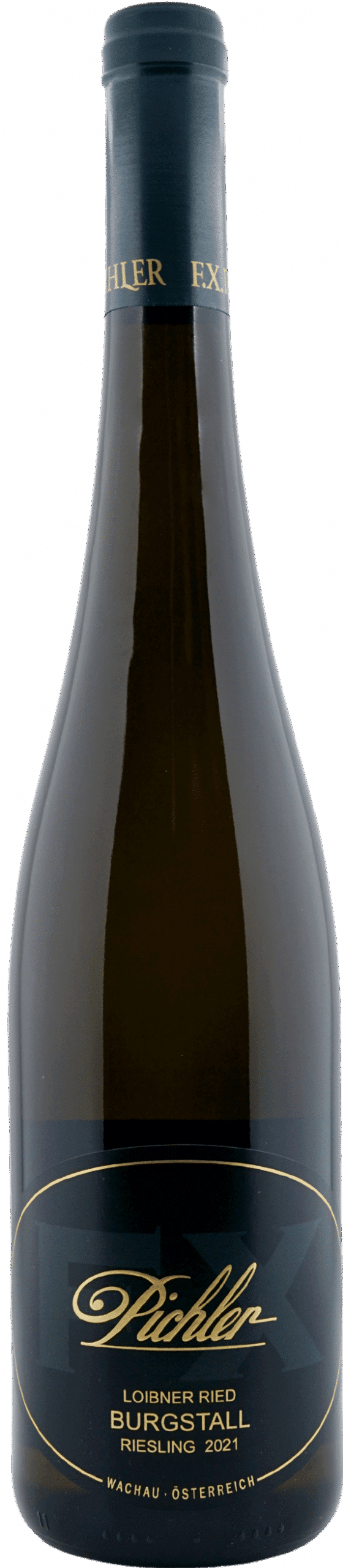 Eine dunkelgrüne Weinflasche mit einem blau-goldenen Etikett mit der Aufschrift "F.X. Pichler | 2021 Riesling Ried Burgstall Smaragd". Die Flasche ist mit einer passenden blau-goldenen Kappe verschlossen.