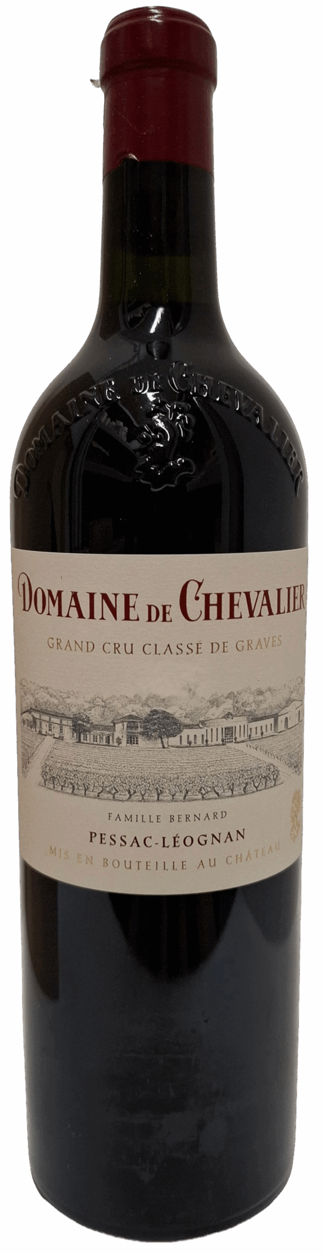 Eine Flasche Domaine de Chevalier 2020 Pessac Leognan Rouge, Grand Cru Classé de Graves, mit beigem Etikett und roter Folie, aus Frankreich.